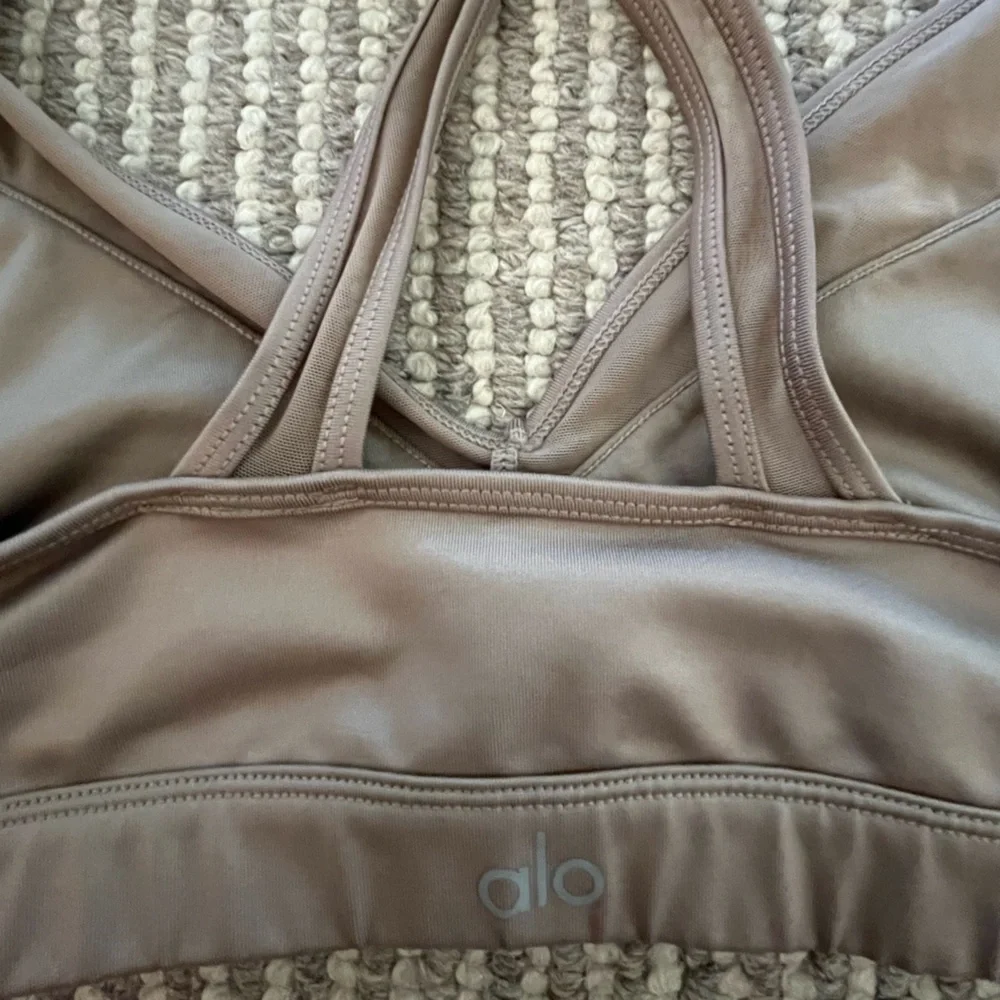 ALO Yoga Tan Sports Bra Medium - Picture 3 of 3